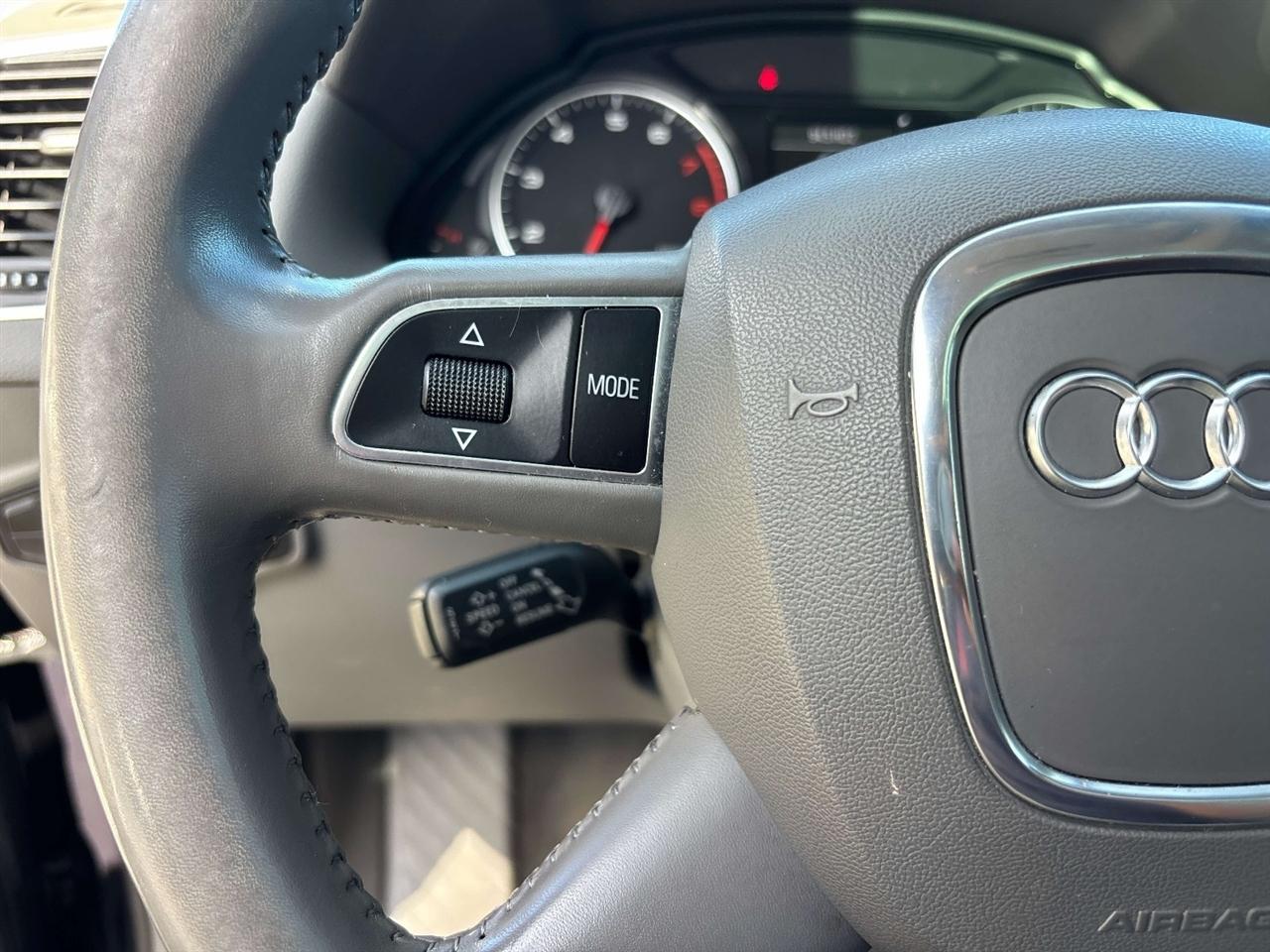 Audi Q5 quattro 4dr 3.2L Premium Plus 2012