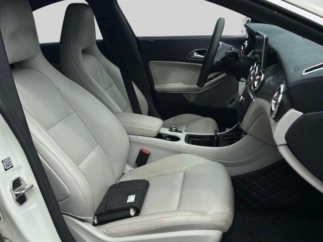 Mercedes-Benz CLA-Class 4dr Sdn CLA 250 FWD 2014
