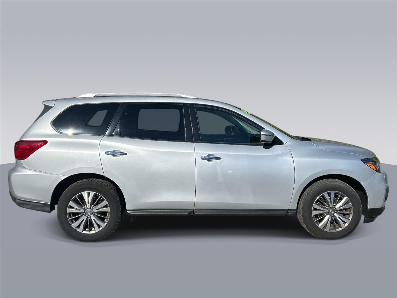 Nissan Pathfinder 4x4 SV 2018