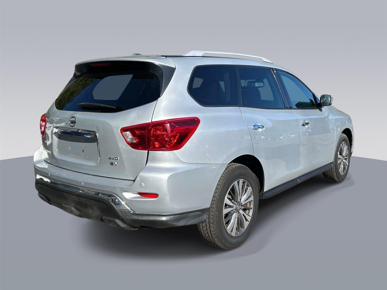 Nissan Pathfinder 4x4 SV 2018