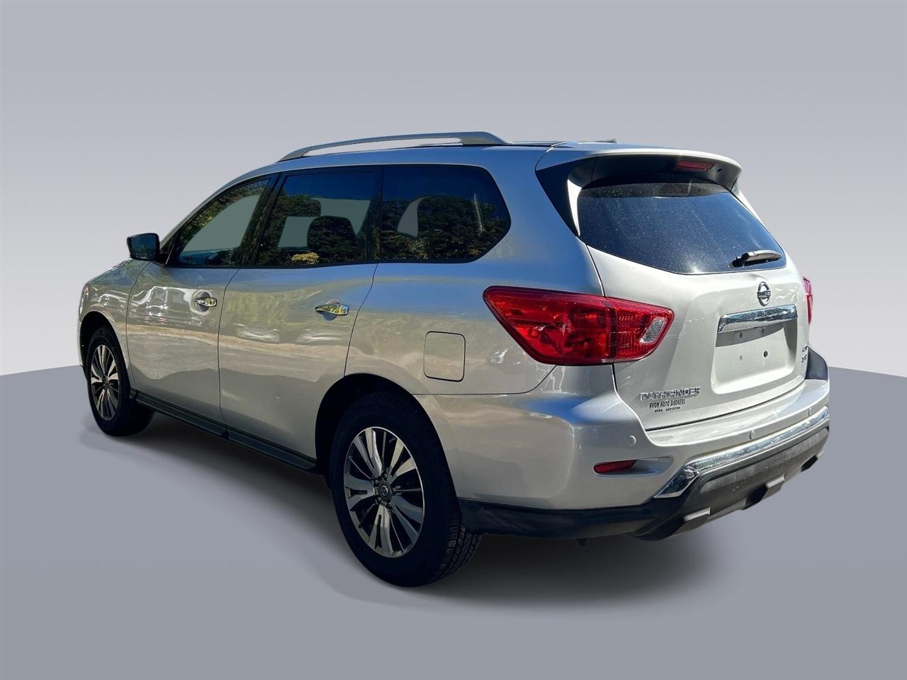Nissan Pathfinder 4x4 SV 2018