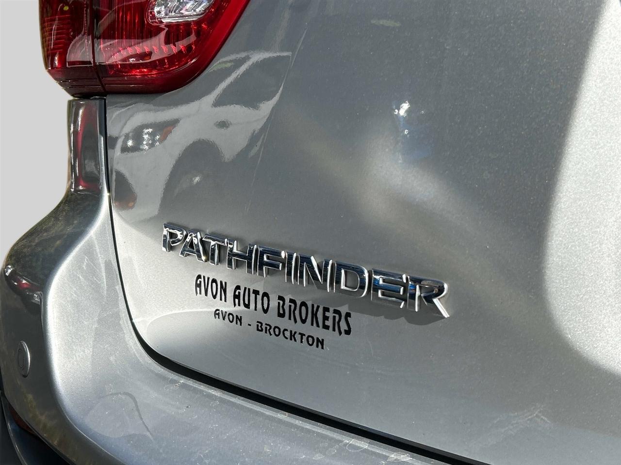 Nissan Pathfinder 4x4 SV 2018