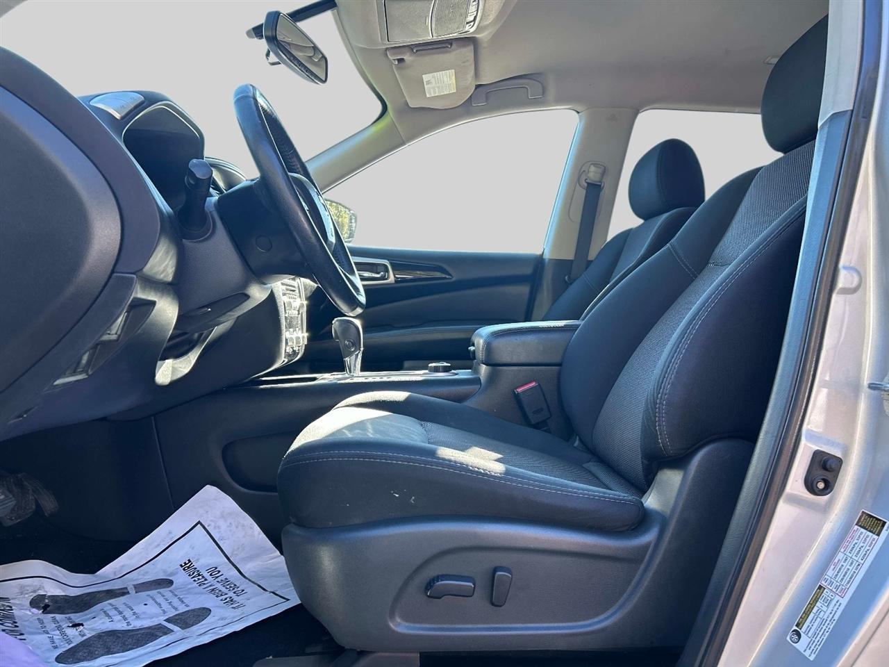 Nissan Pathfinder 4x4 SV 2018