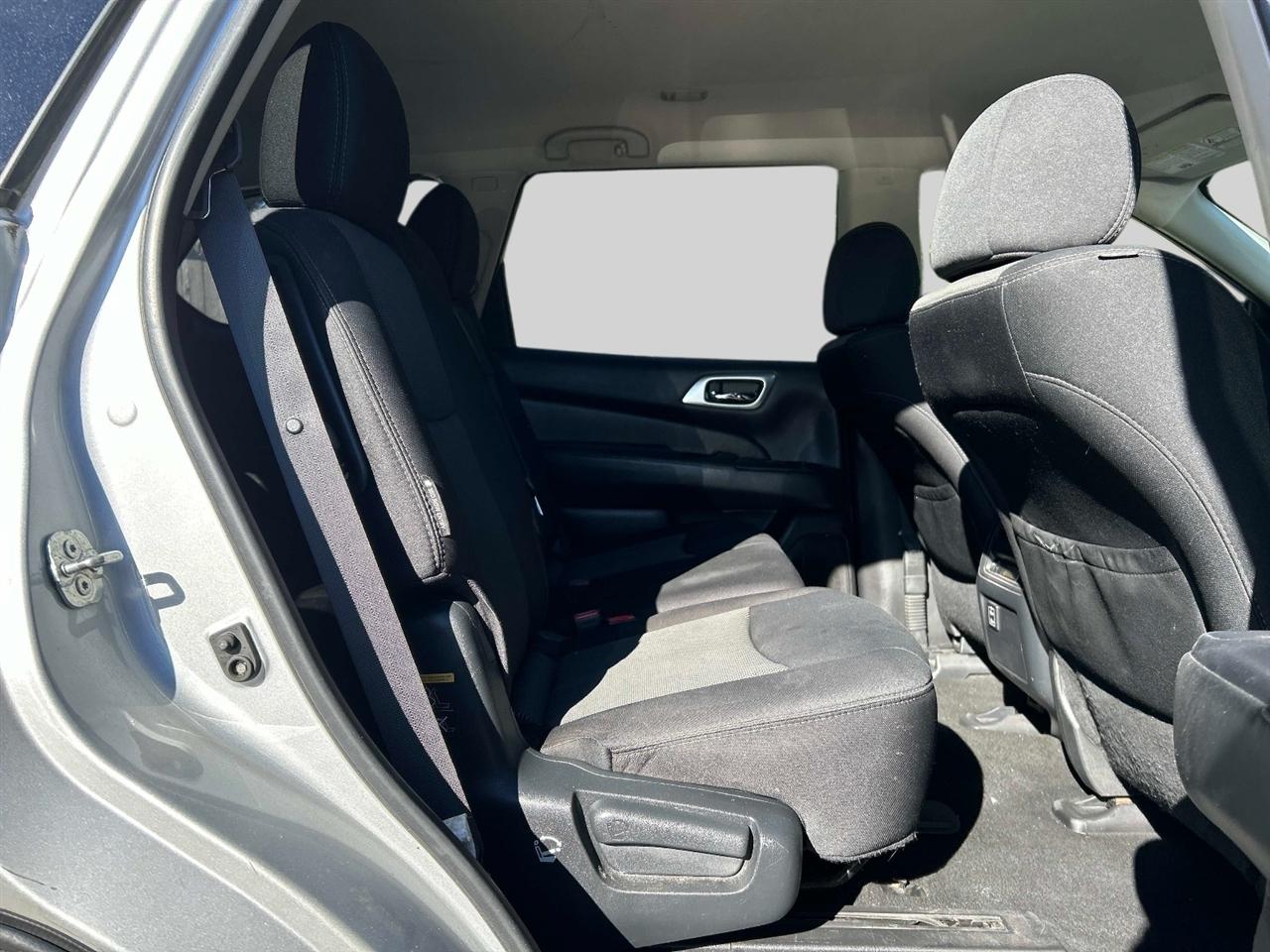 Nissan Pathfinder 4x4 SV 2018