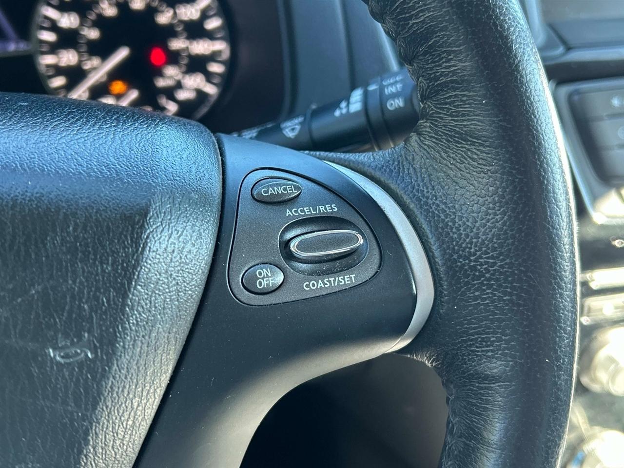 Nissan Pathfinder 4x4 SV 2018