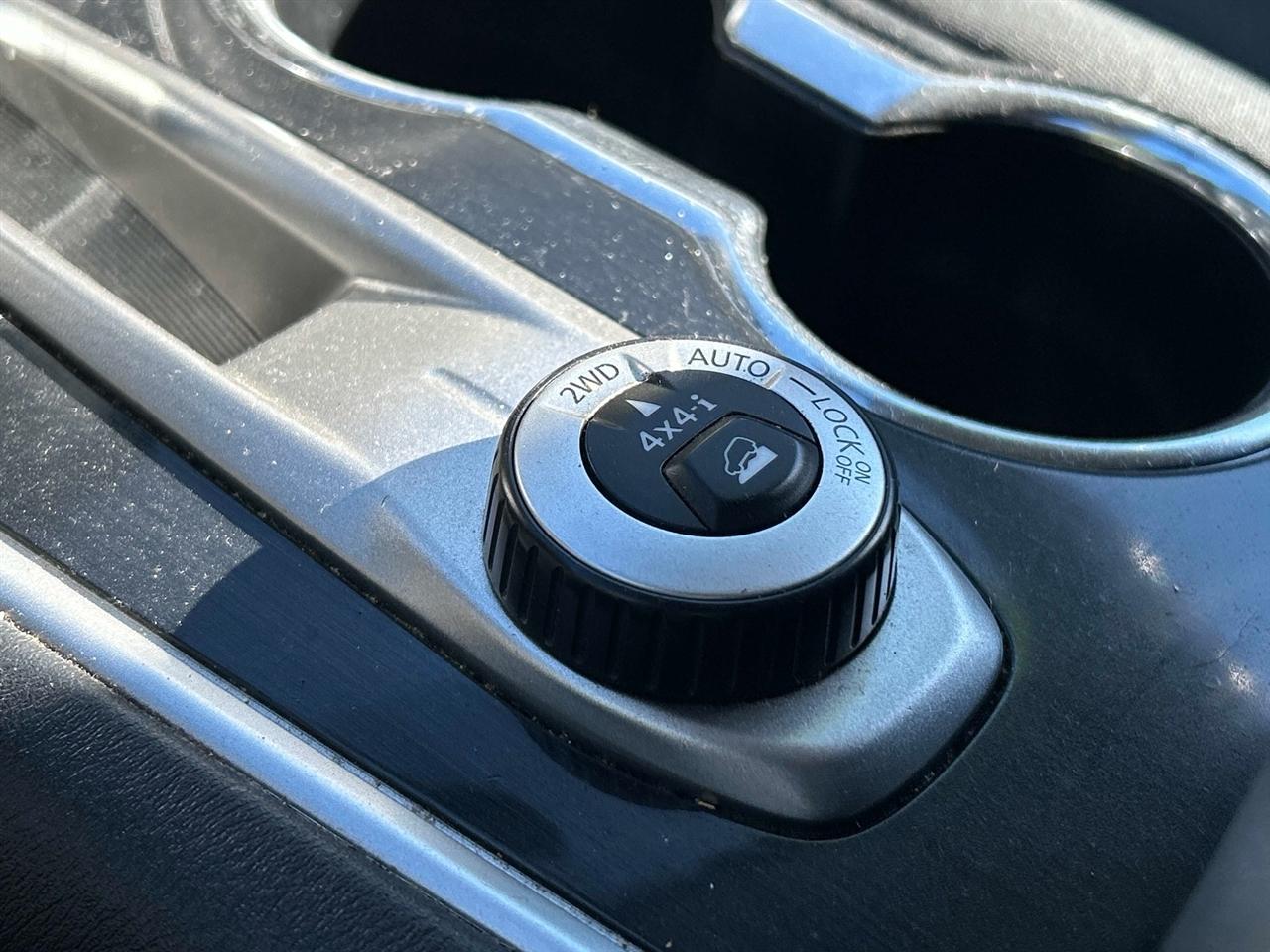 Nissan Pathfinder 4x4 SV 2018