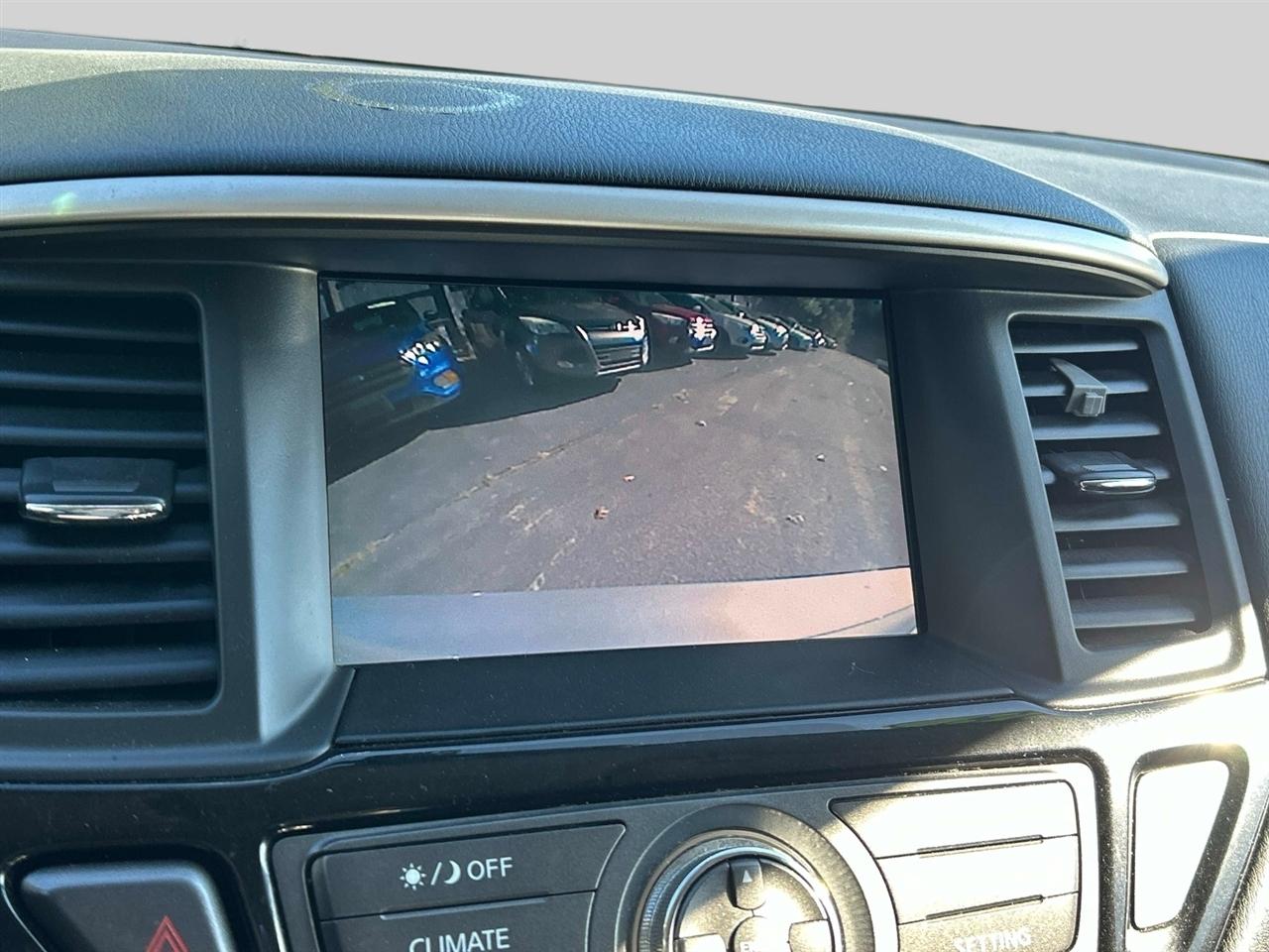 Nissan Pathfinder 4x4 SV 2018