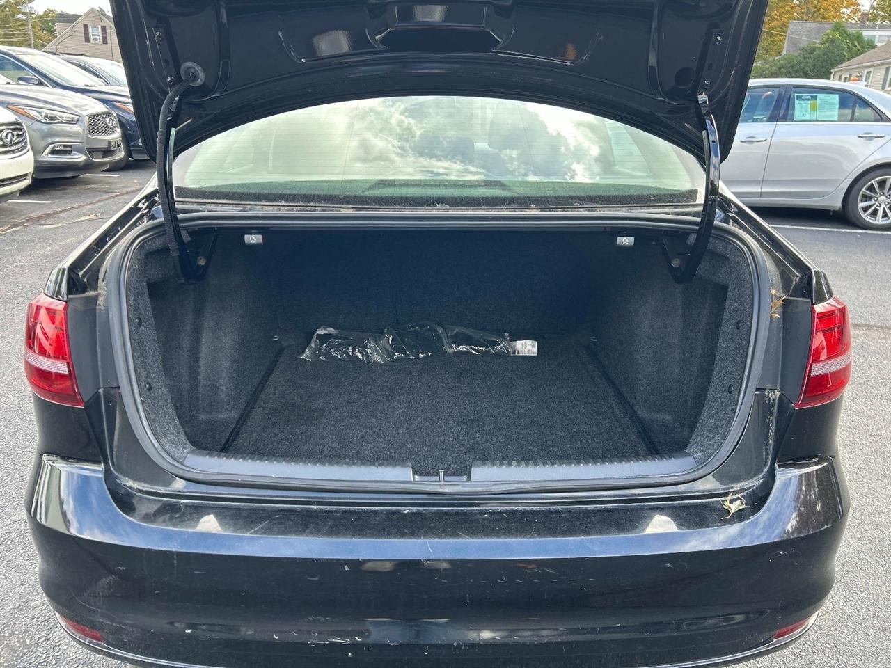 Volkswagen Jetta Sedan 4dr Auto 1.4T S 2016