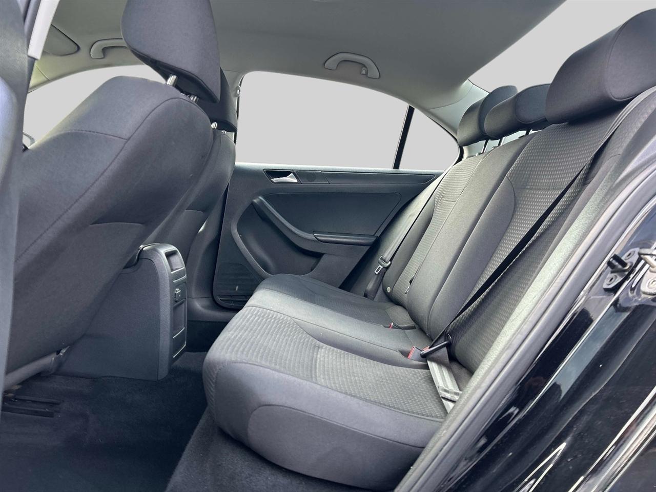 Volkswagen Jetta Sedan 4dr Auto 1.4T S 2016