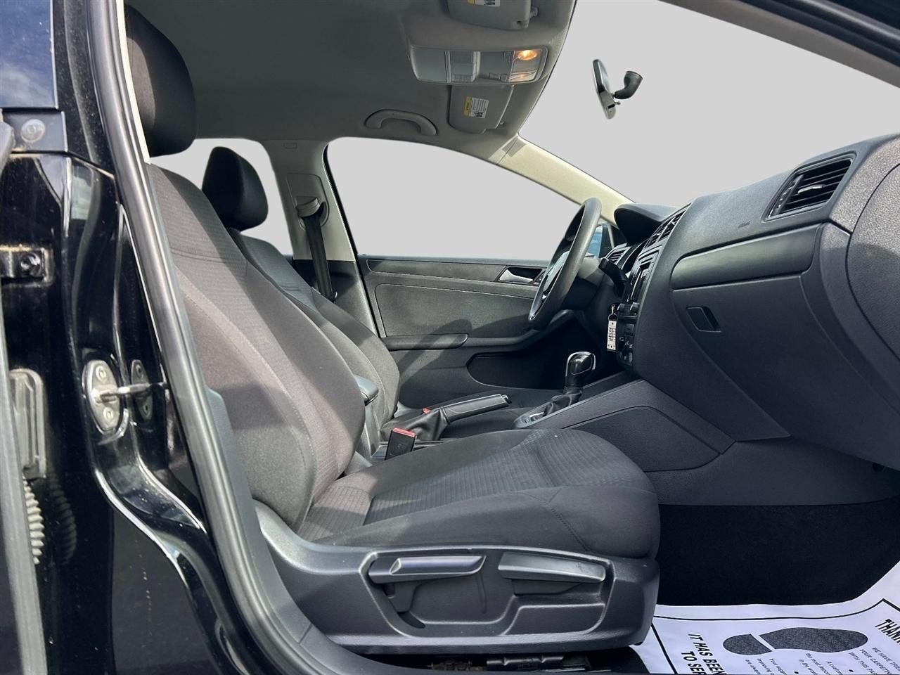 Volkswagen Jetta Sedan 4dr Auto 1.4T S 2016