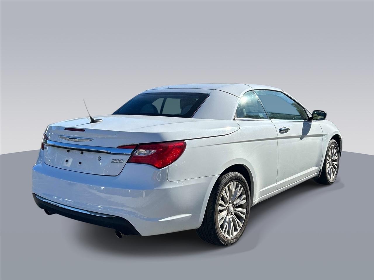 Chrysler 200 2dr Conv Limited 2013