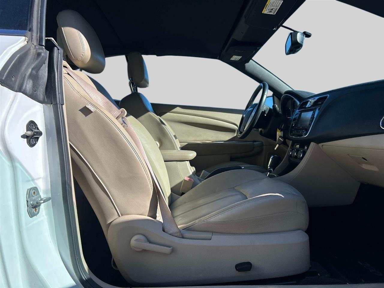 Chrysler 200 2dr Conv Limited 2013