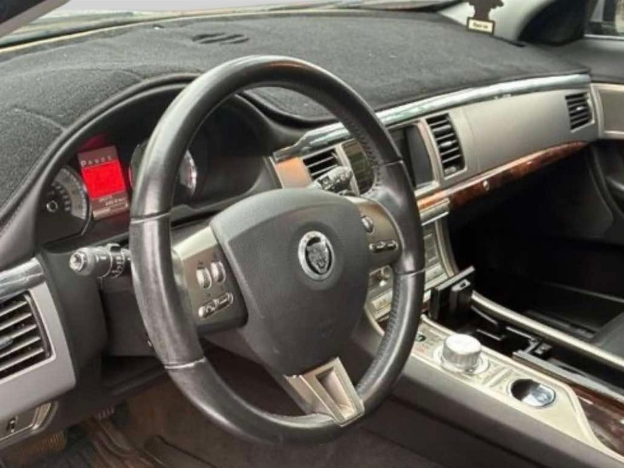 Jaguar XF 4dr Sdn Portfolio 2011