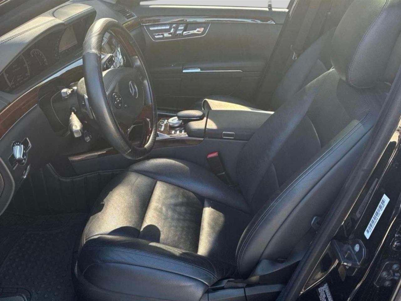 Mercedes-Benz S-Class 4dr Sdn S 550 4MATIC 2013