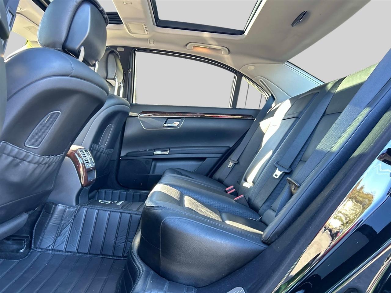 Mercedes-Benz S-Class 4dr Sdn S 550 4MATIC 2013