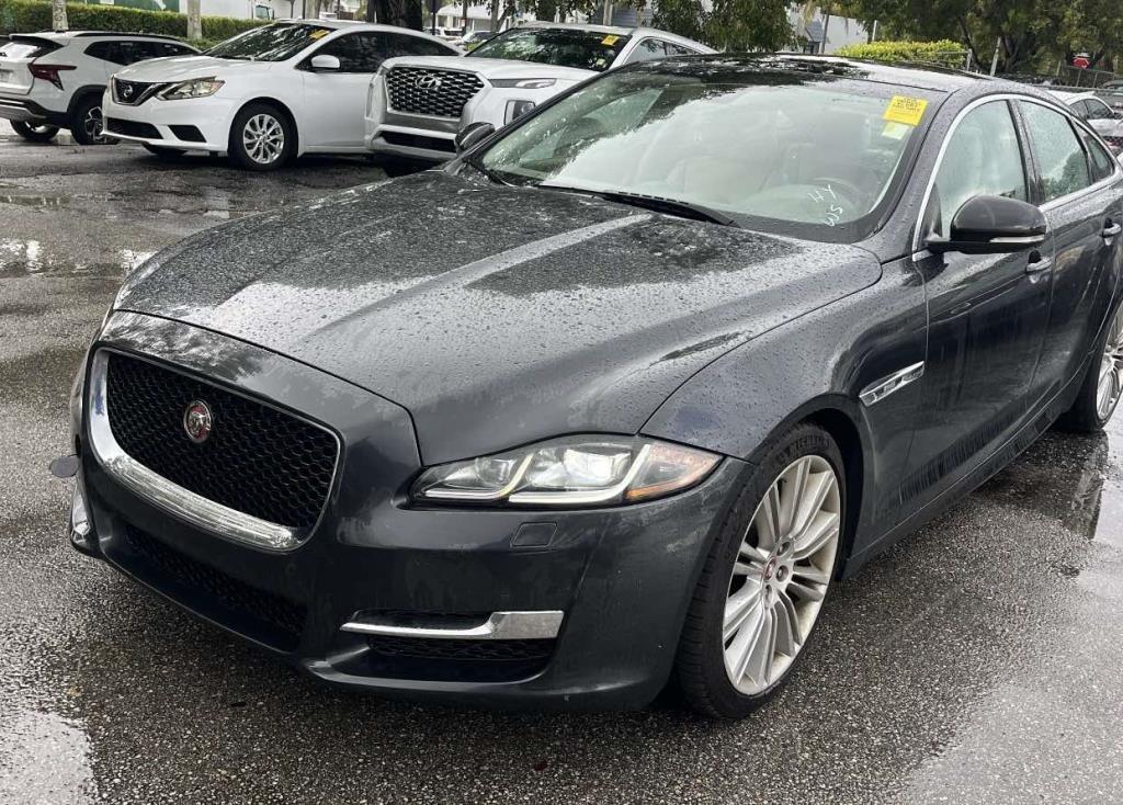 Jaguar XJ 4dr Sdn R-Sport RWD 2016