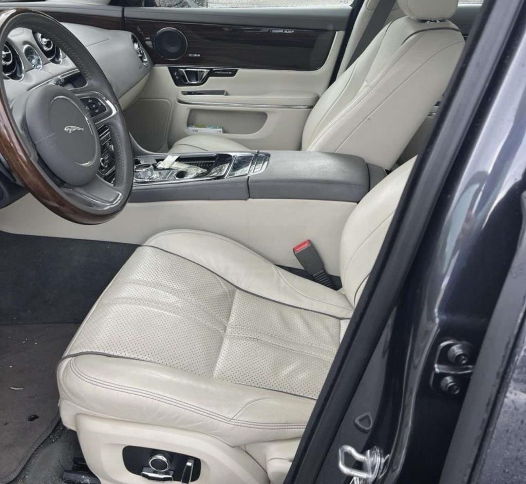 Jaguar XJ 4dr Sdn R-Sport RWD 2016