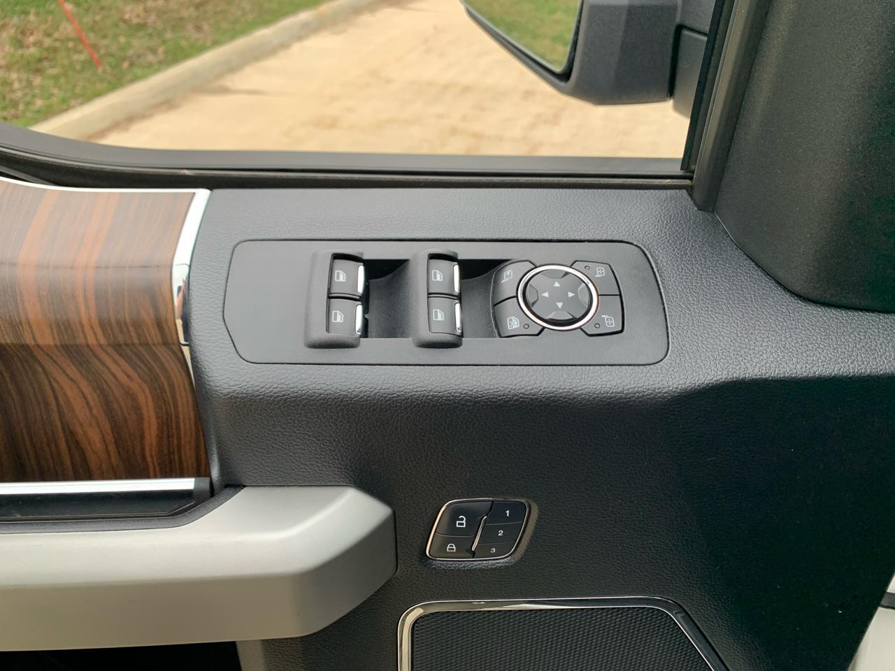 Ford F-150 Lariat SuperCrew 5.5-ft. Bed 4WD 2016