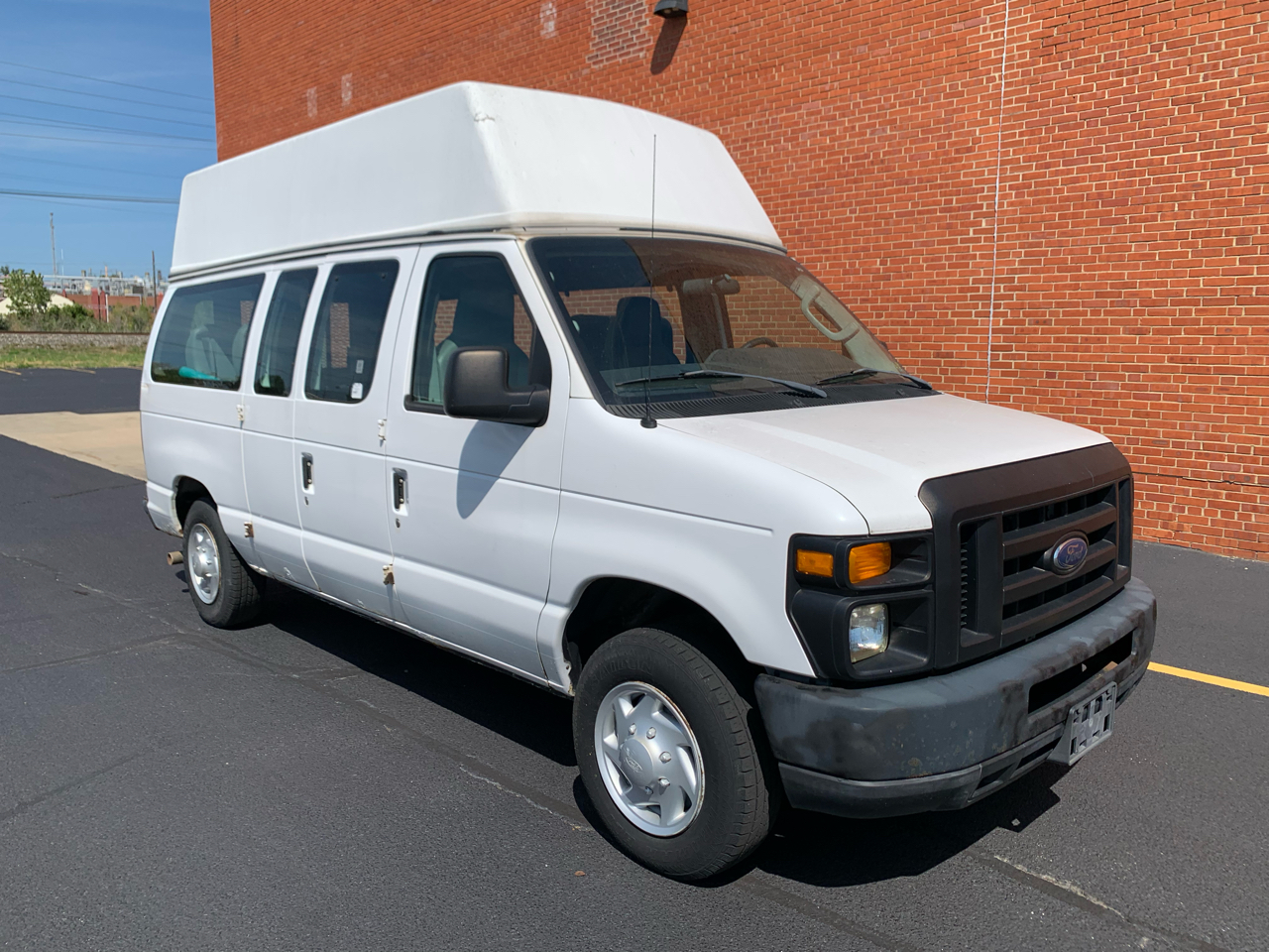 Ford Econoline E-150 2009