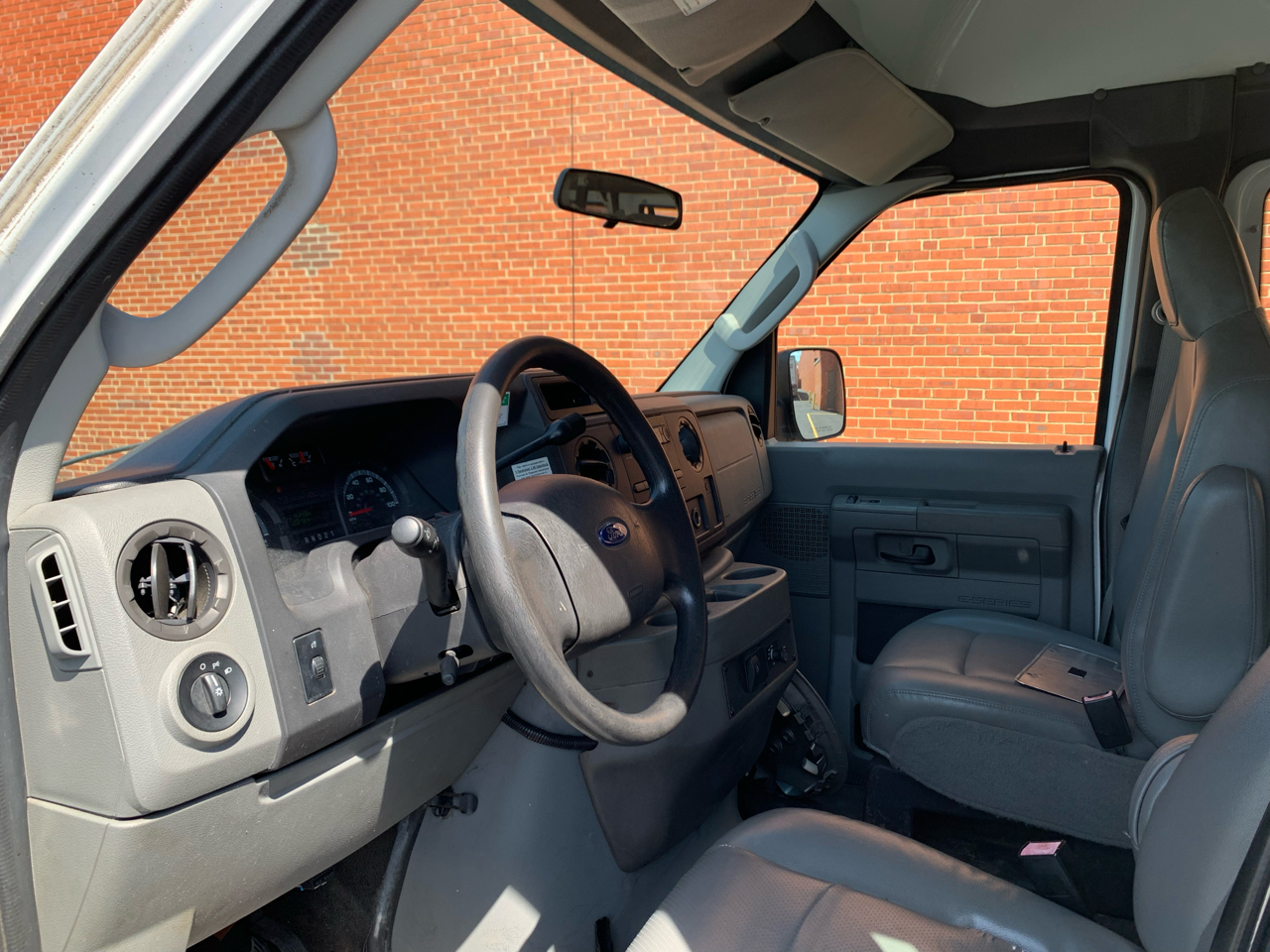 Ford Econoline E-150 2009