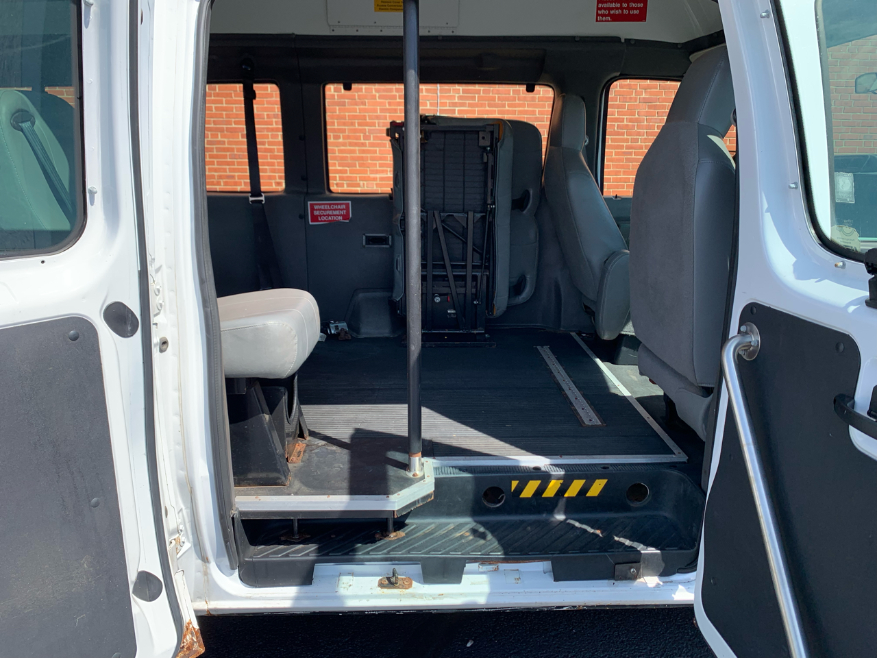 Ford Econoline E-150 2009