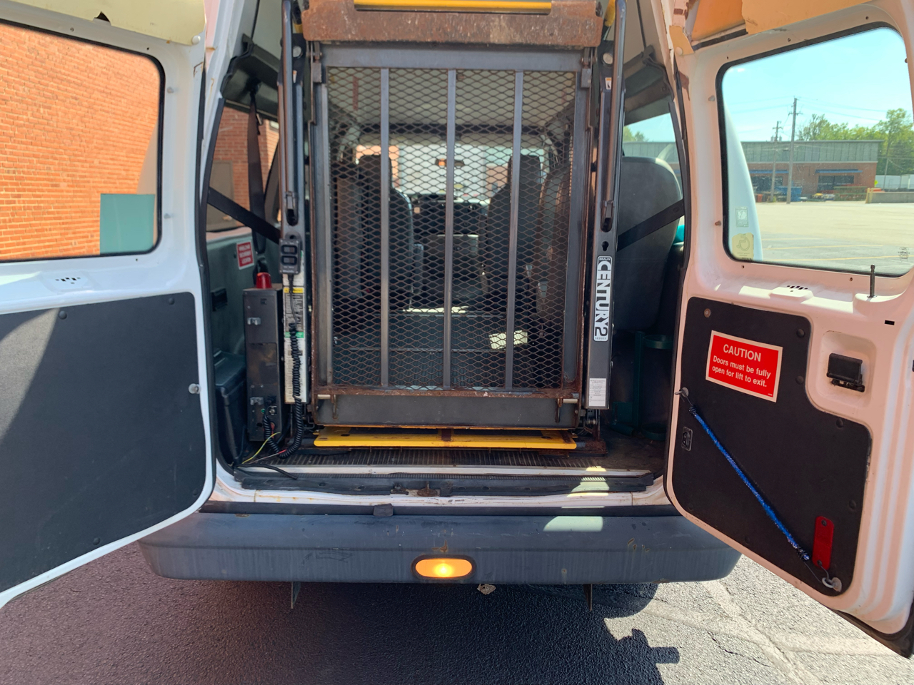 Ford Econoline E-150 2009