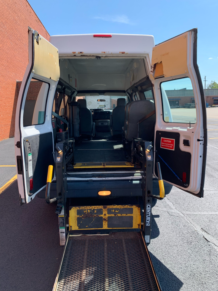 Ford Econoline E-150 2009