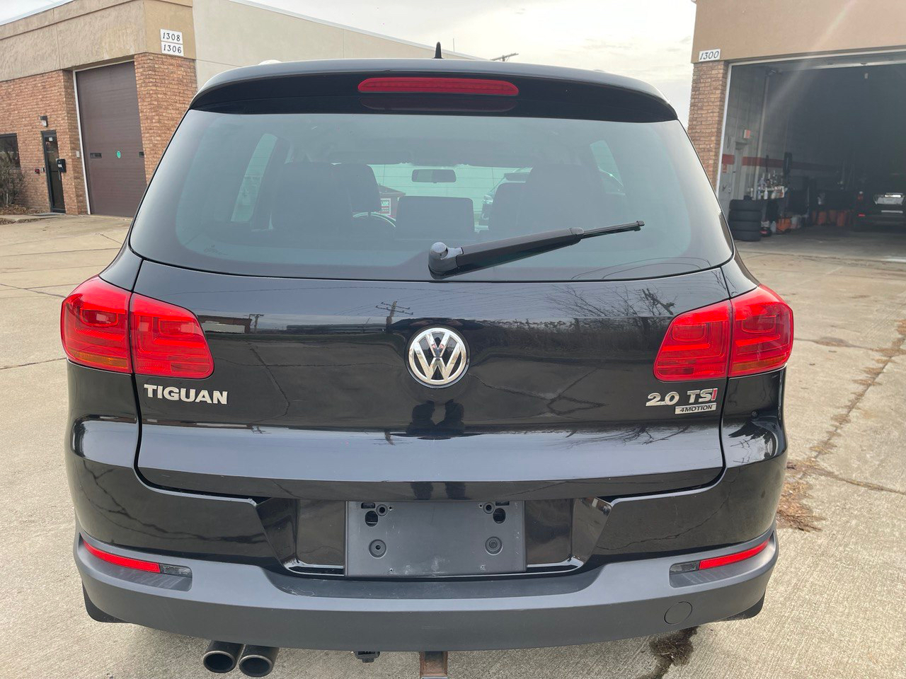 Volkswagen Tiguan 2.0T SEL Premium R-Line 4MOTION 2015