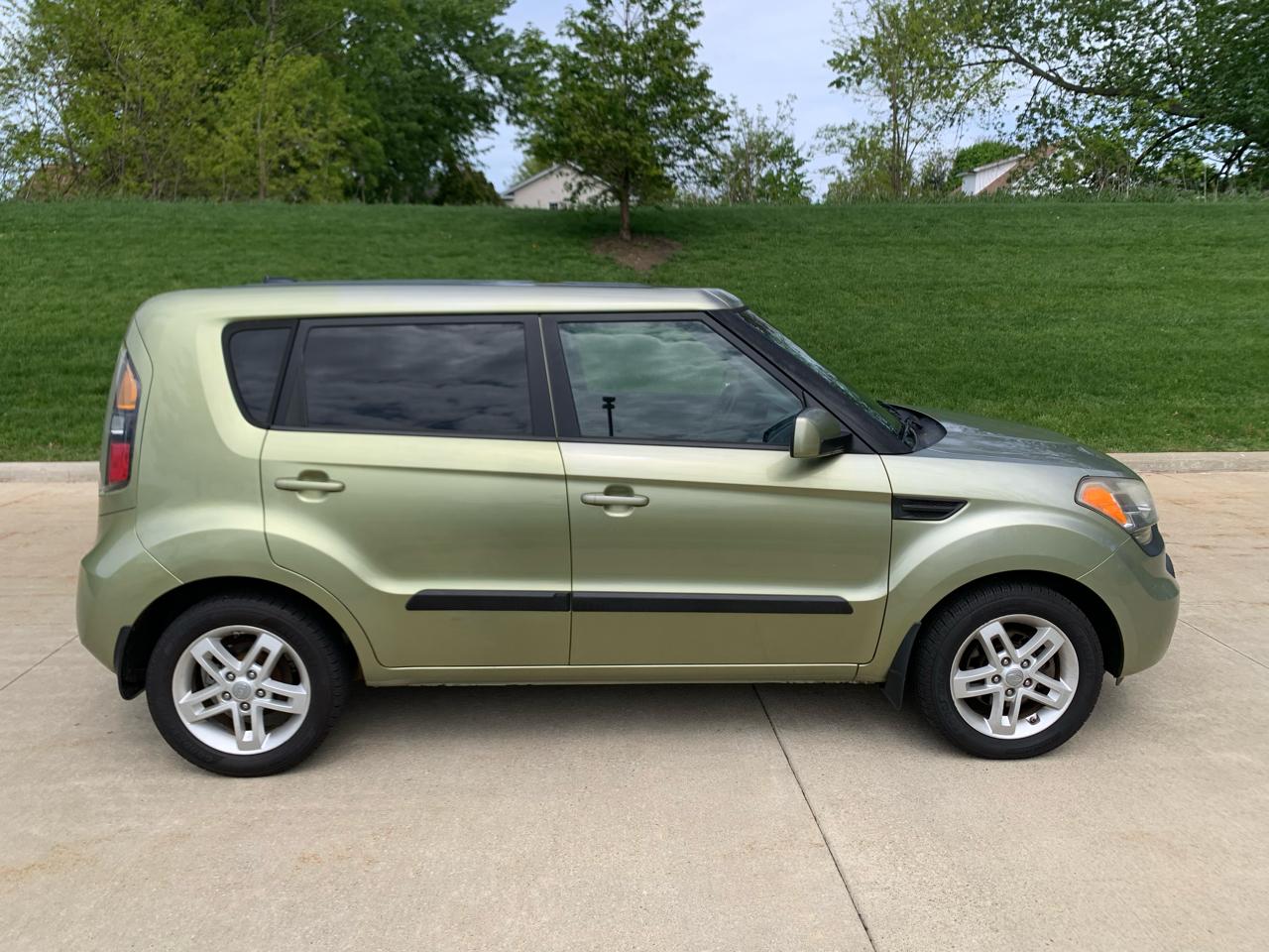 Kia Soul + 2011