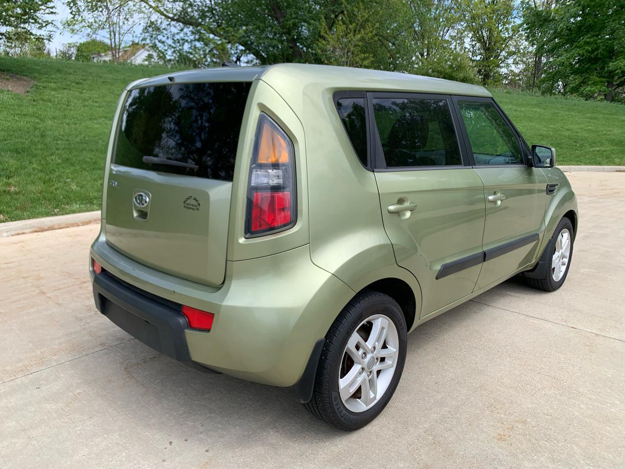 Kia Soul + 2011