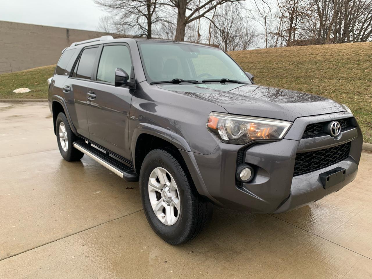 Toyota 4Runner SR5 4WD 2016