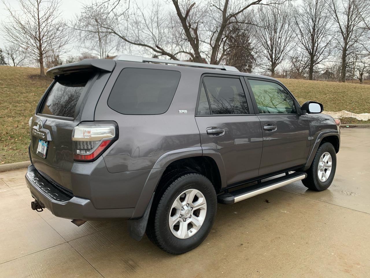 Toyota 4Runner SR5 4WD 2016