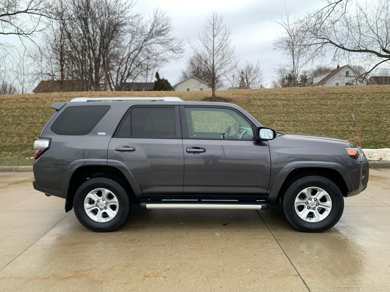 Toyota 4Runner SR5 4WD 2016