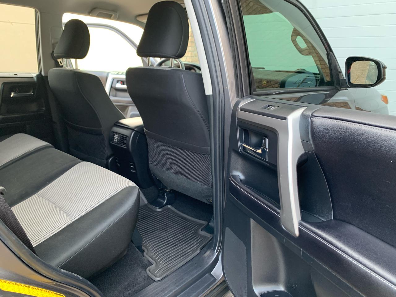 Toyota 4Runner SR5 4WD 2016