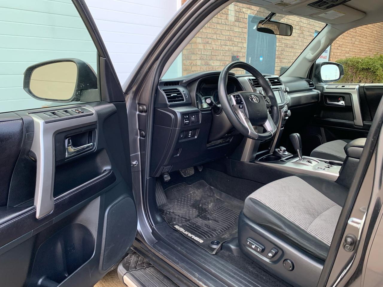 Toyota 4Runner SR5 4WD 2016