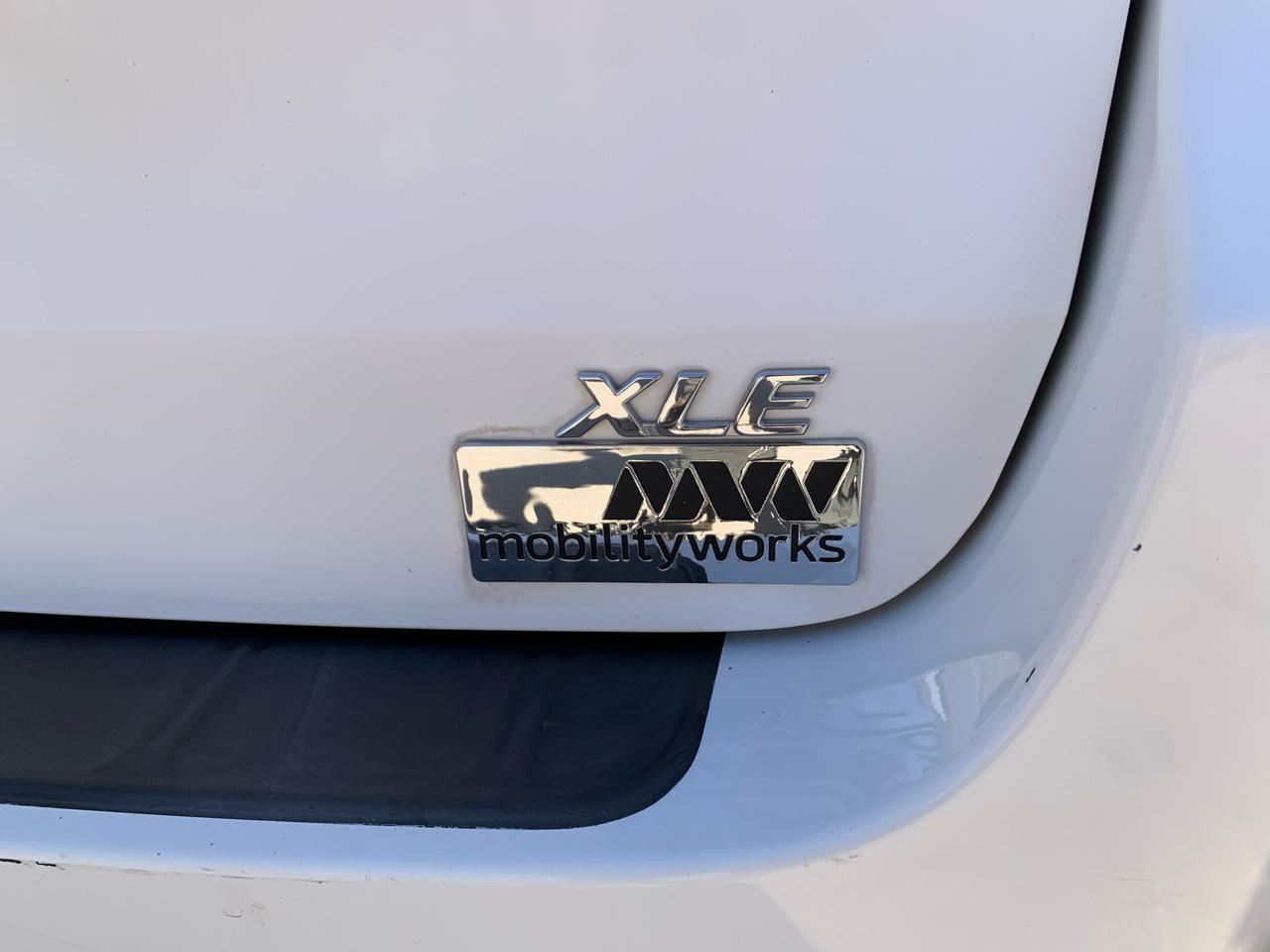 Toyota Sienna XLE 2011