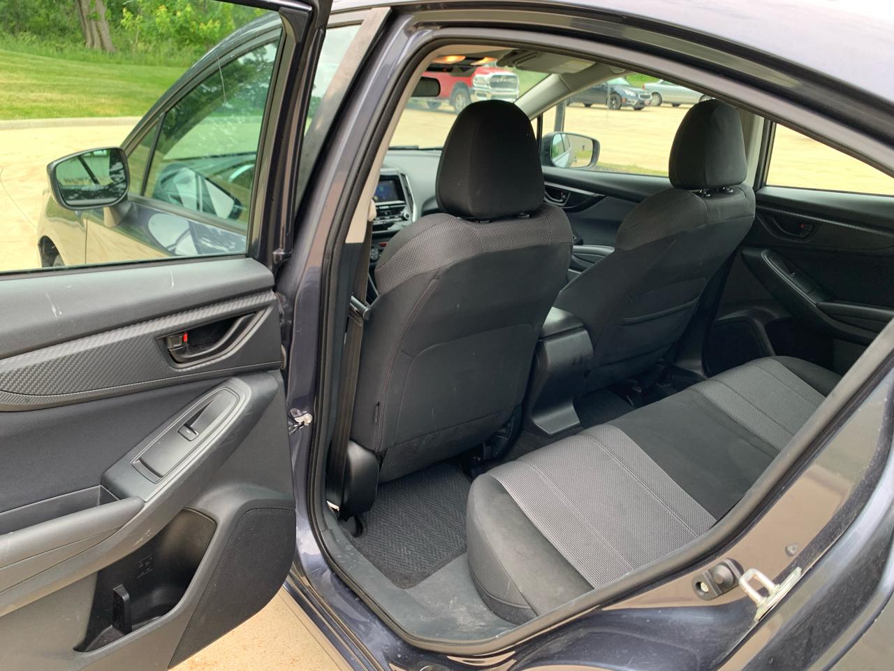Subaru Impreza 2.0i Premium CVT 4-Door 2017