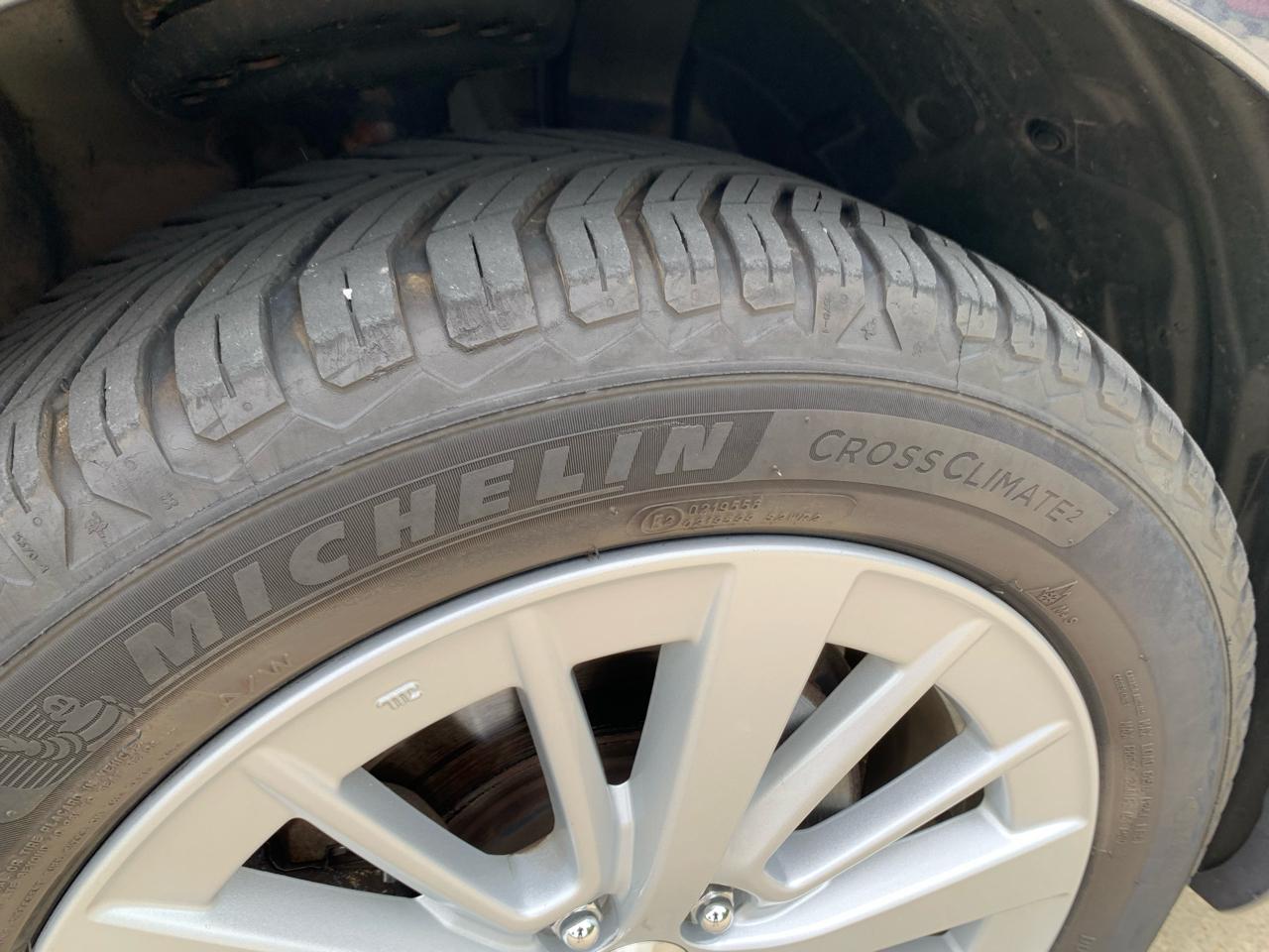 Subaru Impreza 2.0i Premium CVT 4-Door 2017