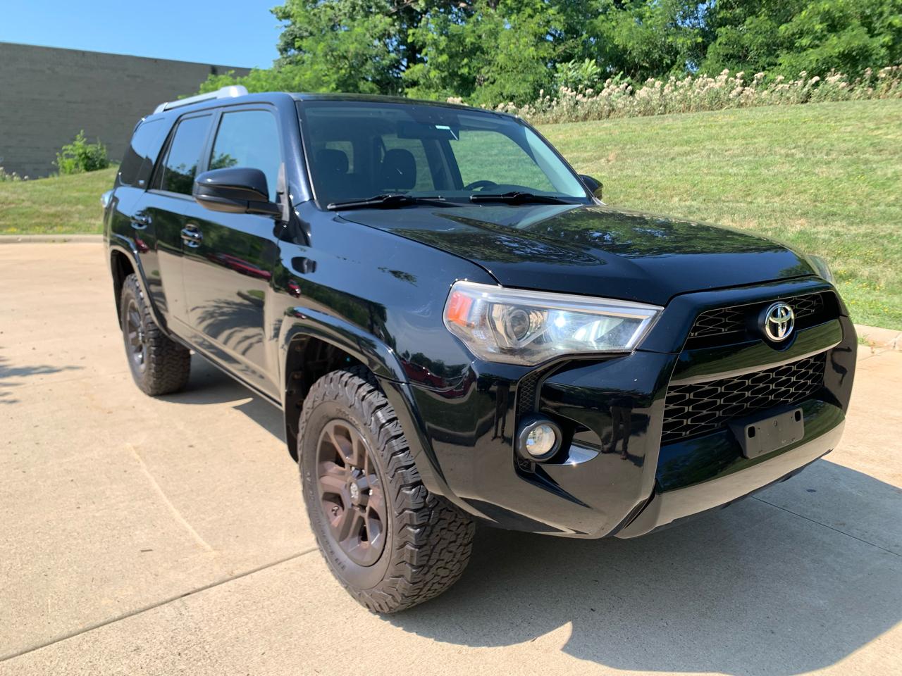 Toyota 4Runner SR5 4WD 2015