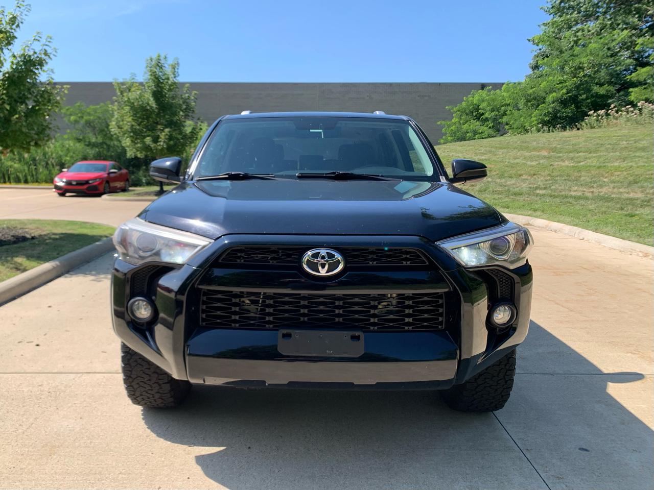 Toyota 4Runner SR5 4WD 2015