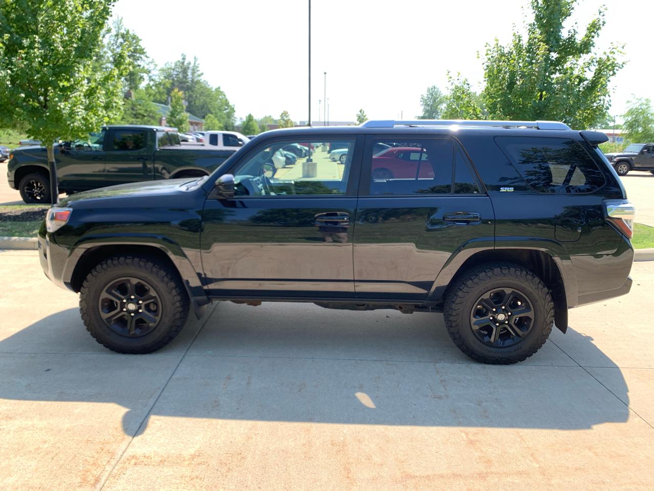 Toyota 4Runner SR5 4WD 2015