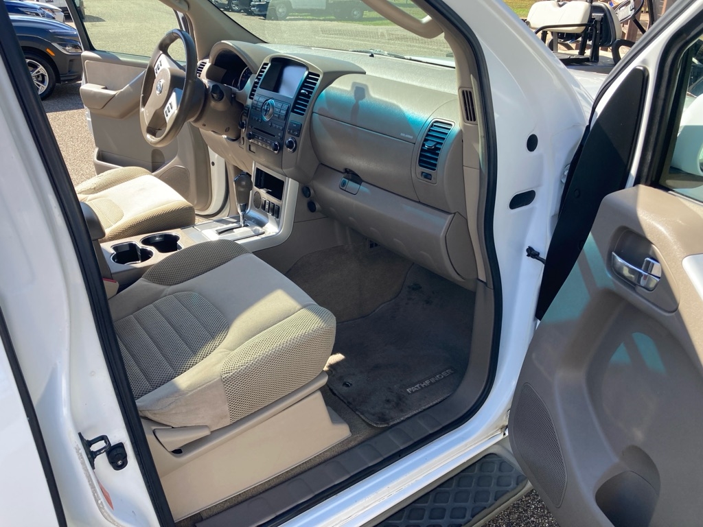 Nissan Pathfinder SE 2WD Auto 2009 Nissan Pathfinder SE 2WD Auto 2009