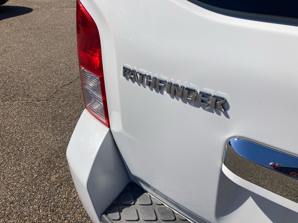 Nissan Pathfinder SE 2WD Auto 2009 Nissan Pathfinder SE 2WD Auto 2009