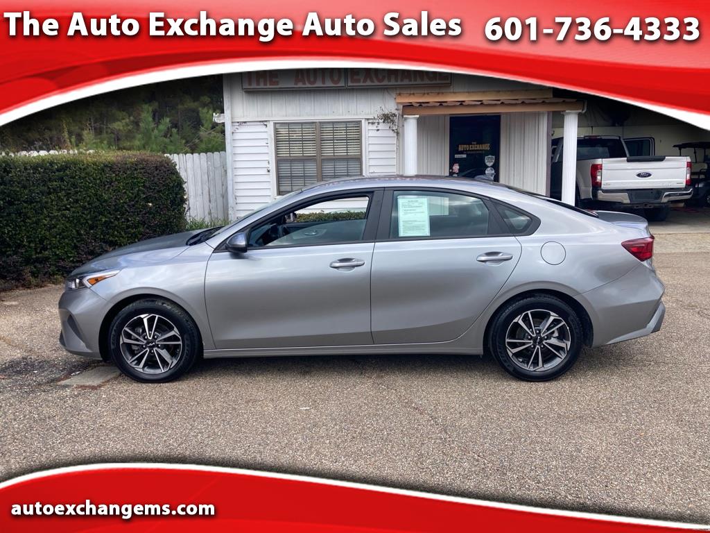 2023 Kia Forte LXS's photo