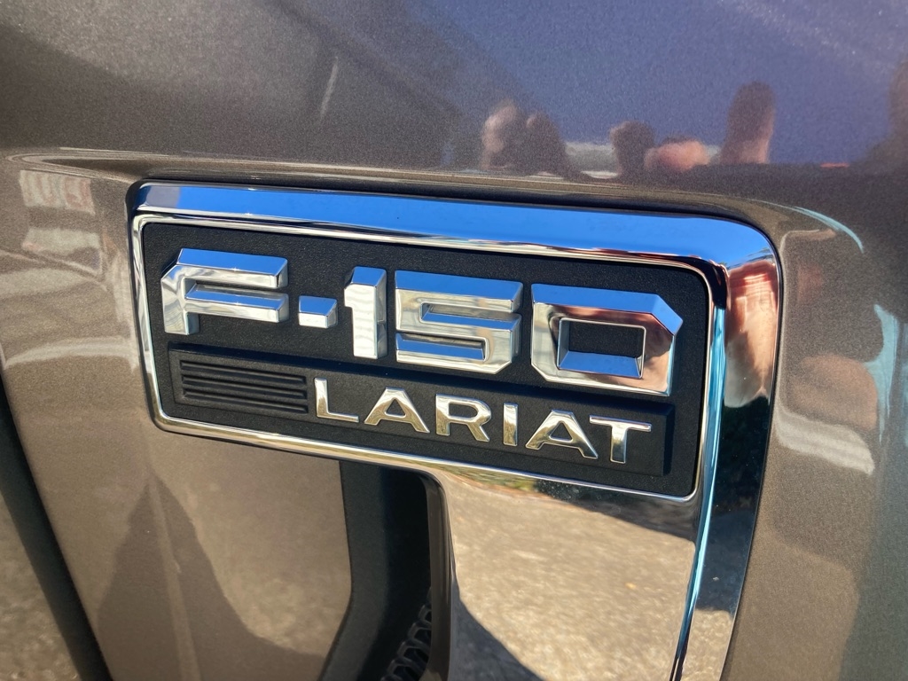 Ford F-150 SuperCrew 150" Lariat 4WD 2021