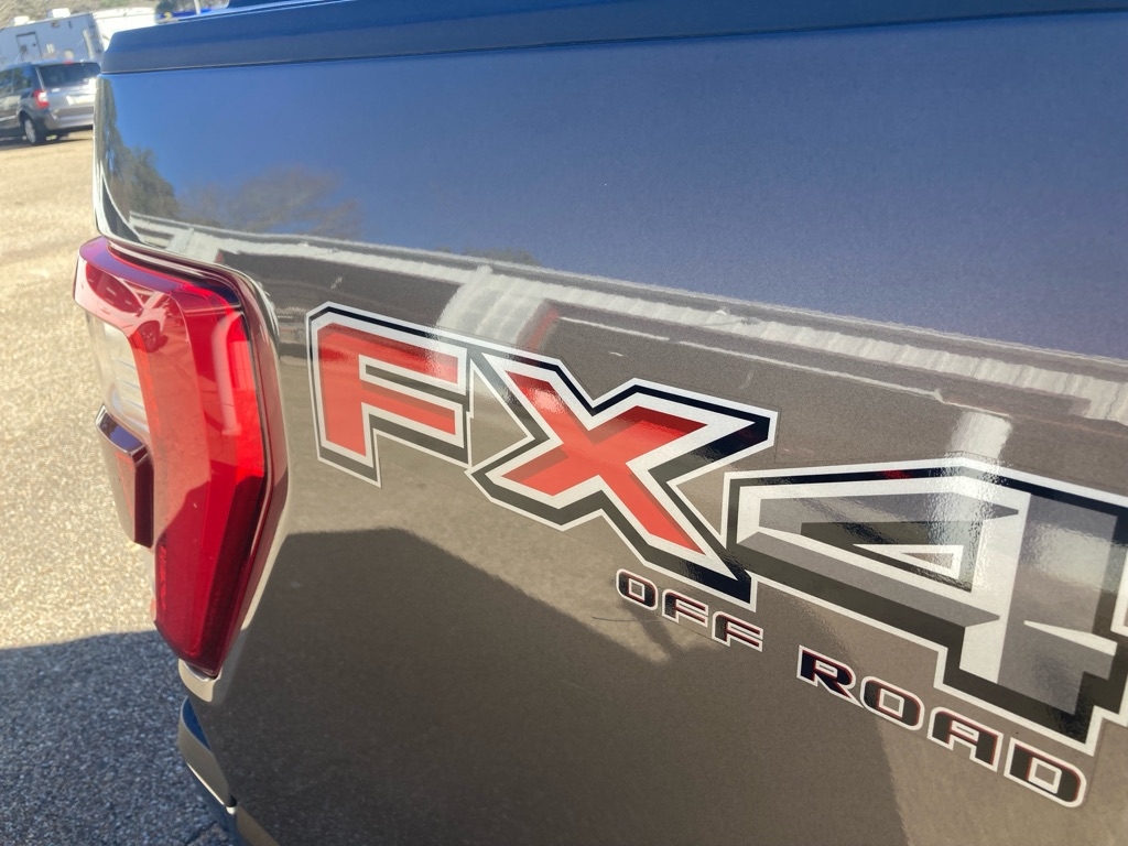 Ford F-150 SuperCrew 150" Lariat 4WD 2021