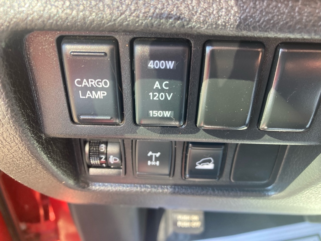 Nissan Titan PRO-4X Crew Cab 4WD SWB 2021