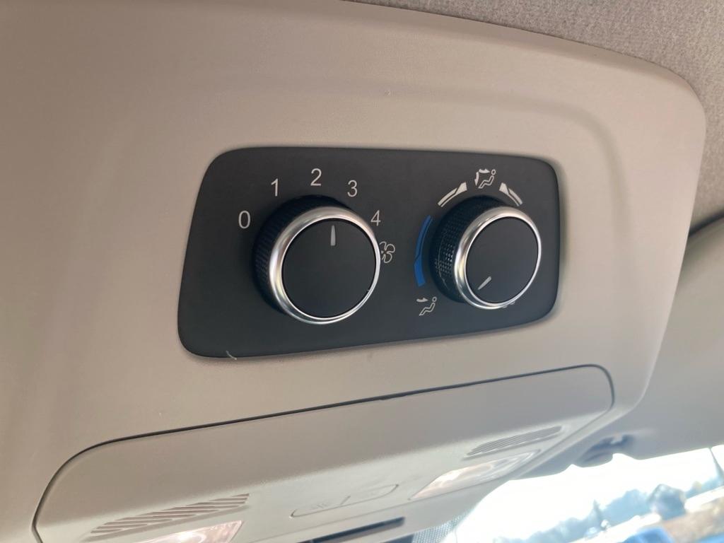 Ford Transit 350 Wagon Low Roof XLT w/Sliding Pass. 148-in. WB 2023