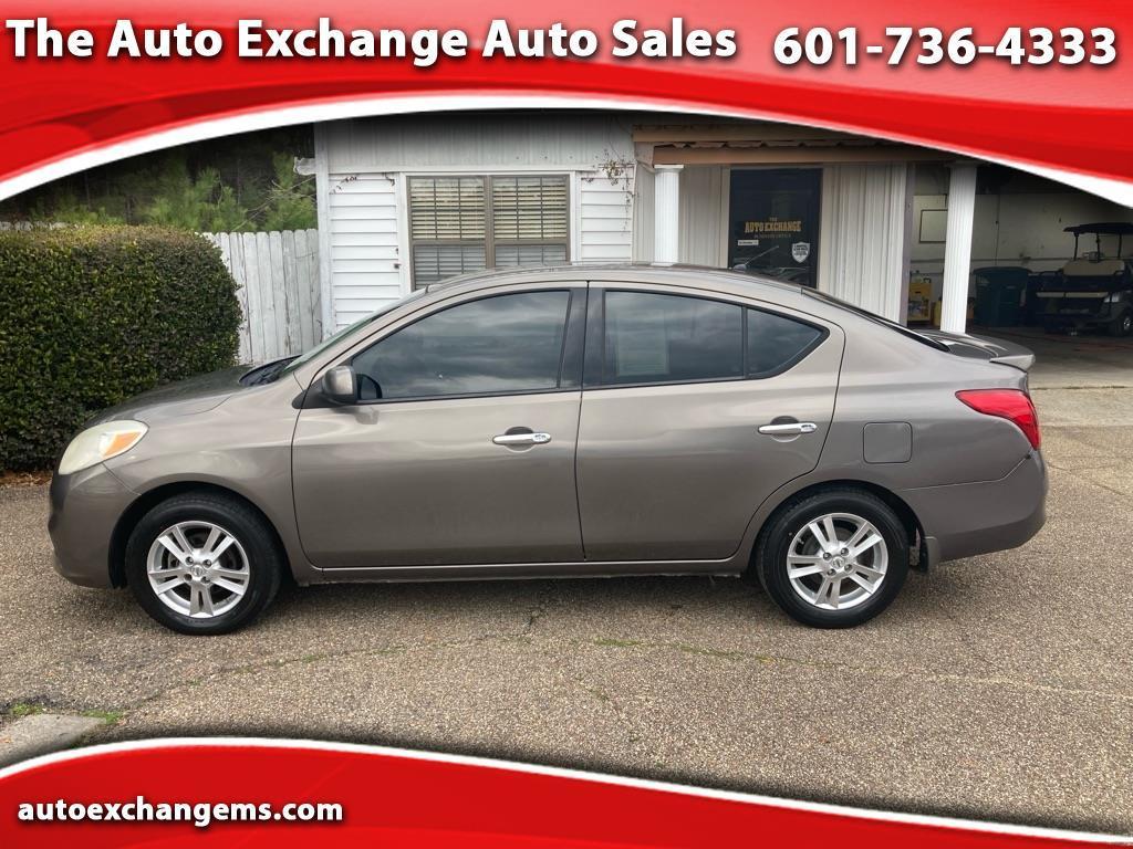 2014 Nissan Versa S Plus 4D Sedan