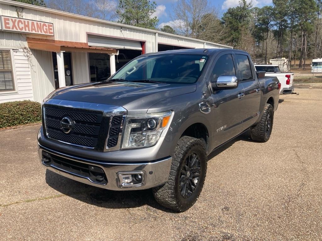 Nissan Titan SL 4WD 2017